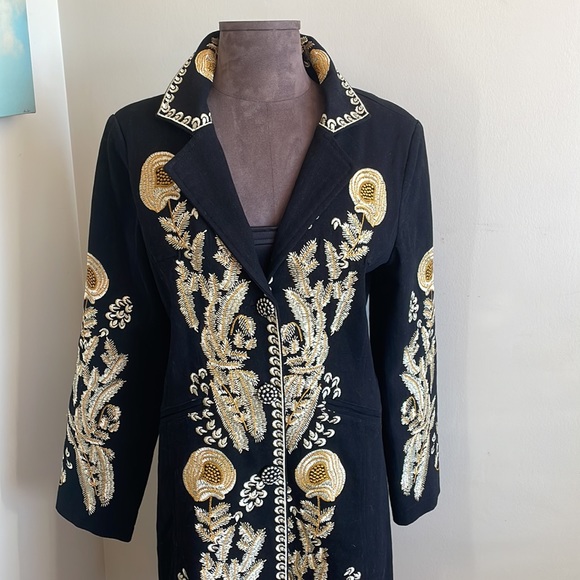 💖 Unique Embroidered Jacket - Picture 2 of 15
